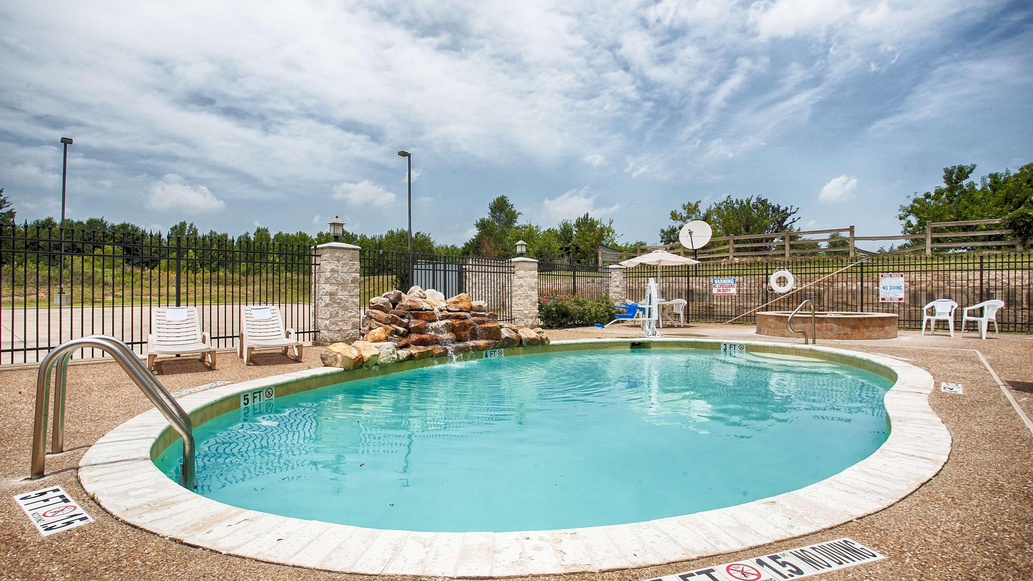 Best Western Mineola Inn Bagian luar foto