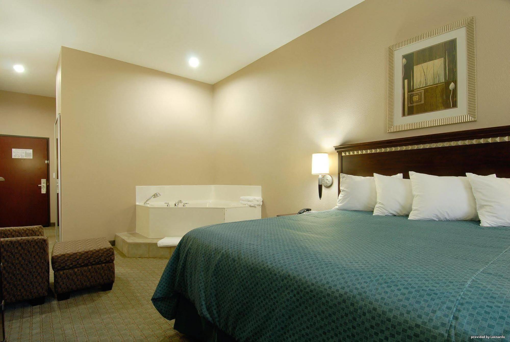 Best Western Mineola Inn Bagian luar foto